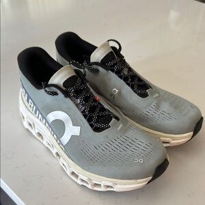 ON Running Women’s Cloudmonster